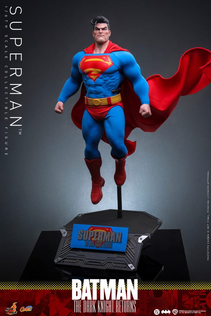 Hot Toys - Superman Dark Knight Returns - CMS032 — 1/6 Scale Comic Masterpiece