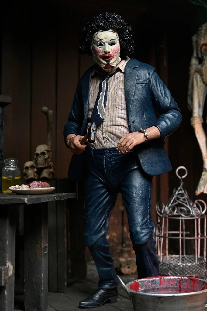 NECA - Leatherface Pretty Woman - Ultimate 50th Anniversary 7-Zoll-Actionfigur